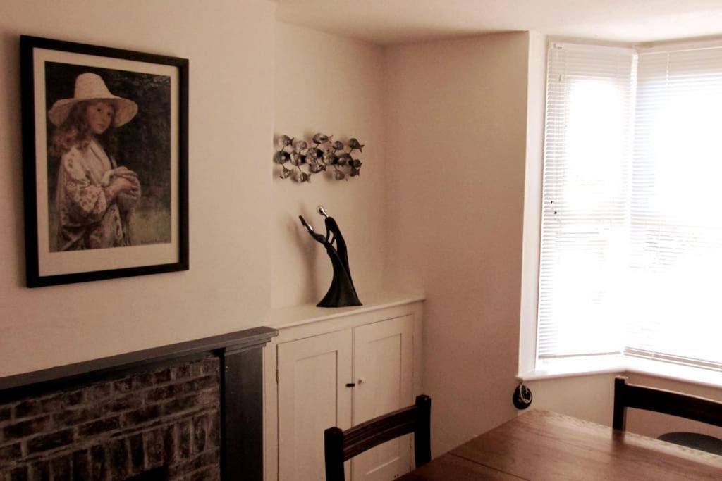 Welcoming Cottage In Chichester Near City Centre المظهر الخارجي الصورة